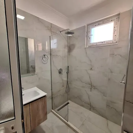 Bliri Muhamet Gjollesha Apartman *
